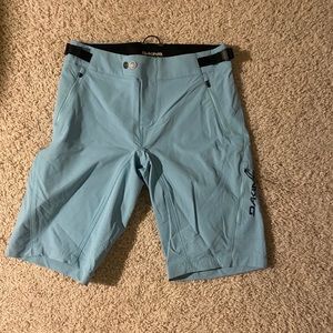 Never worn Dakine mtb shorts